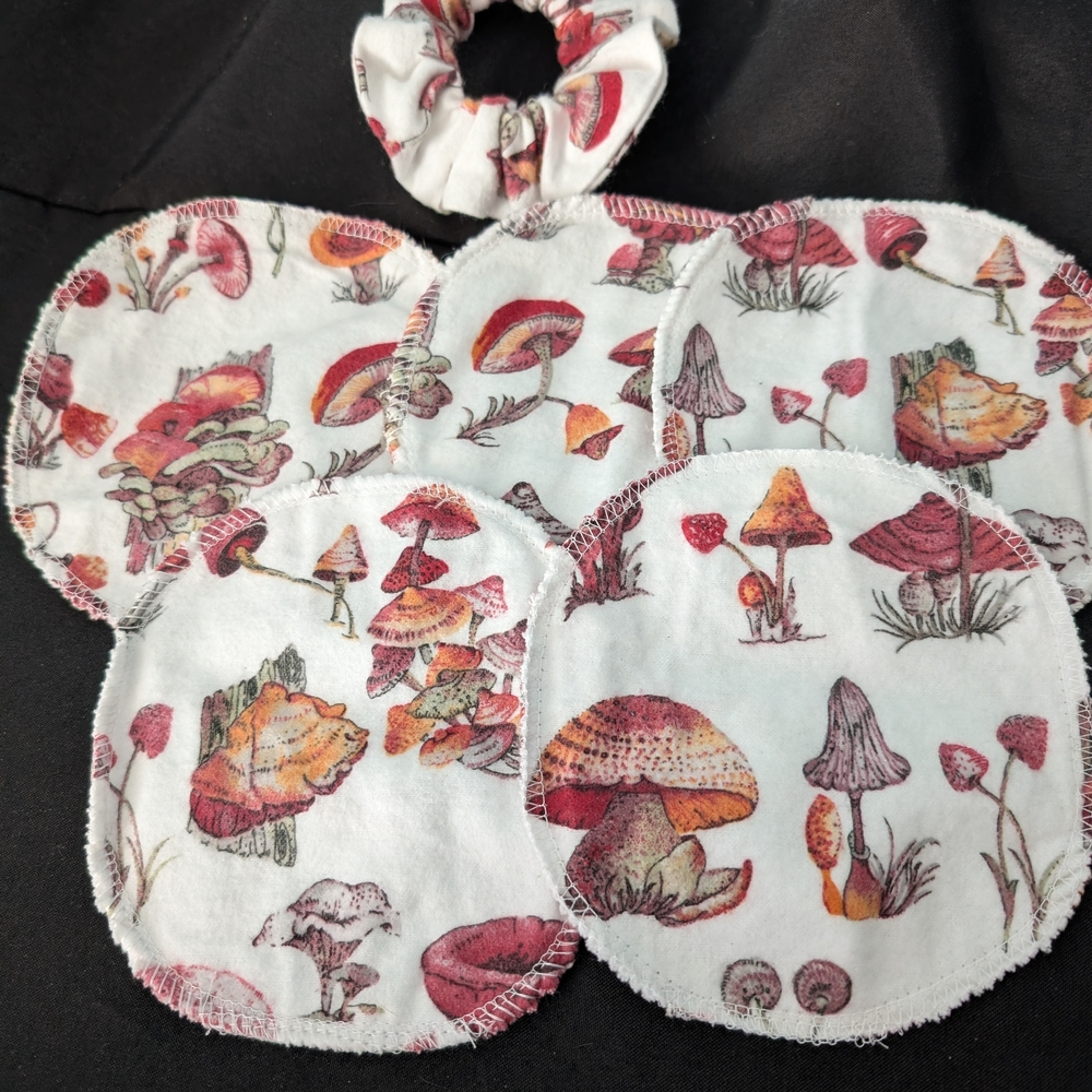 Hand Crafted Set Of 5 Mushroom Print Face Cloths With Scrunchie - Picture 2 of 6